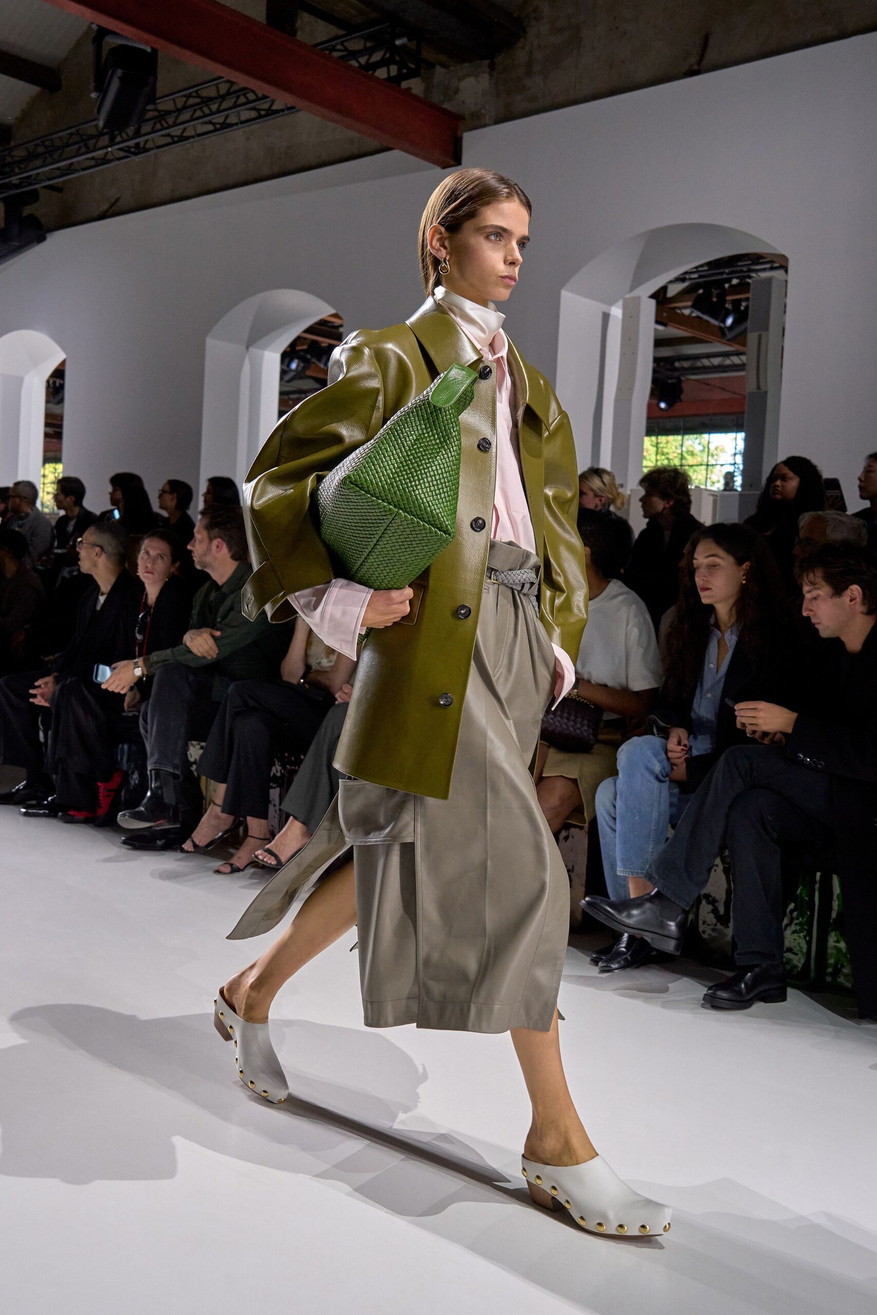 Spring 2026 Fashion Trends That Love Curves