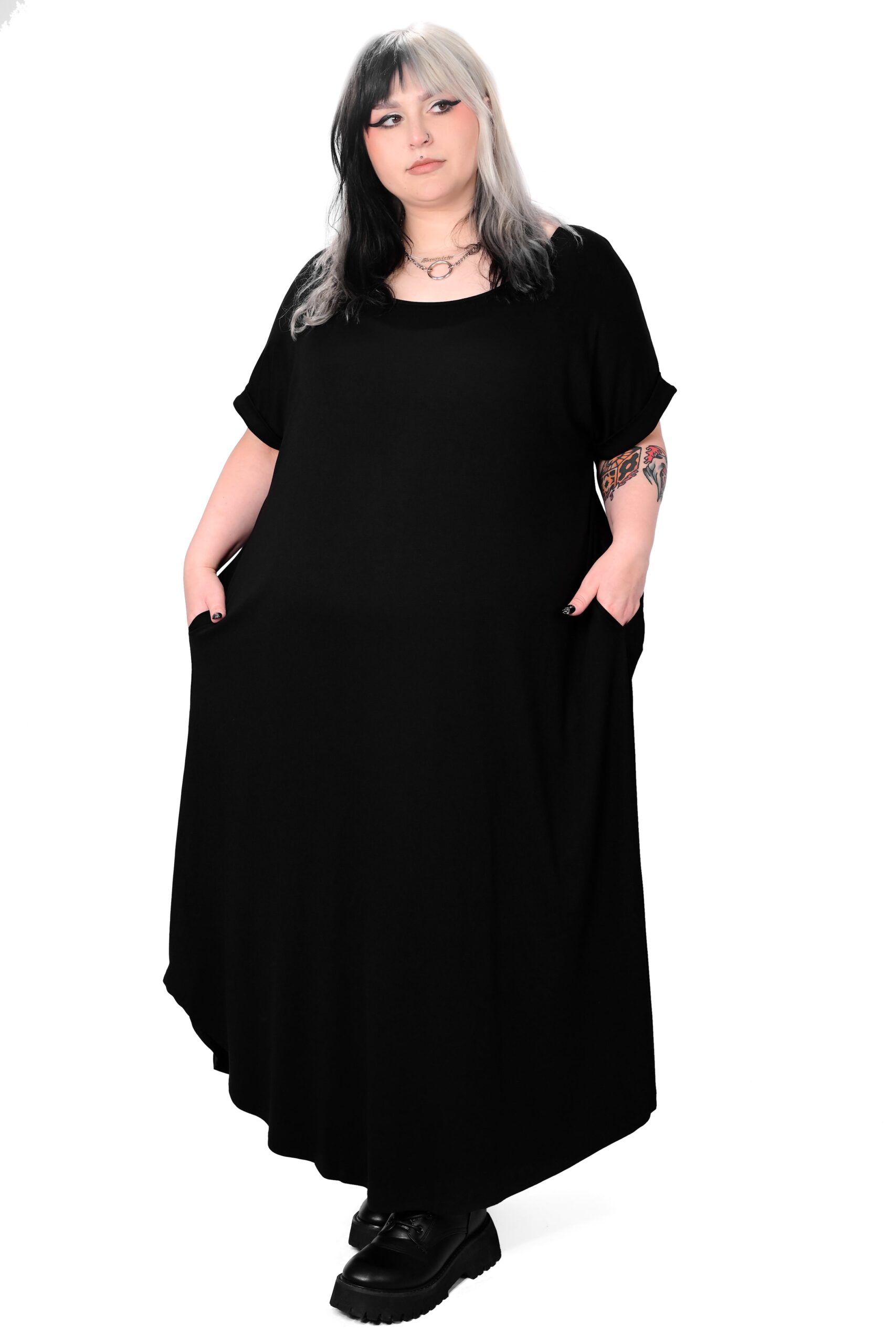 Phoebe Bridgers' Aesthetic - How to Dress Dark Feminine and Ethereal at Any Size
