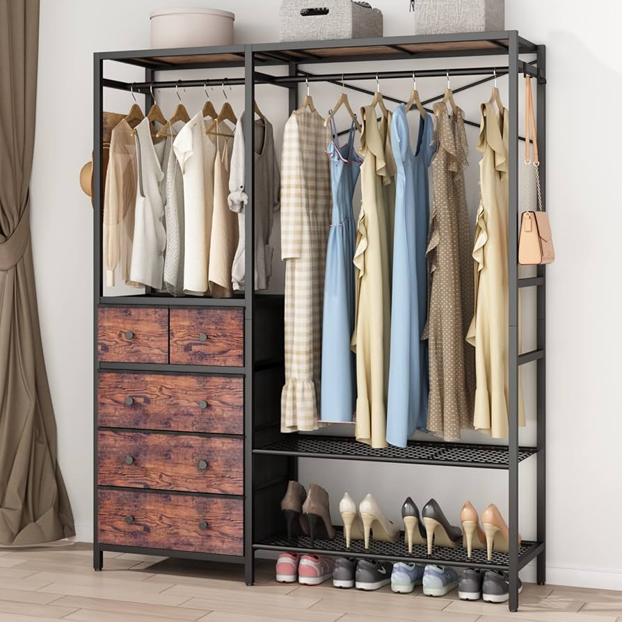 A closet rod with five plus-size outfits hanging in a Monday through Friday lineup on black velvet hangers with handwritten day-of-week paper tags safety-pinned to each hanger