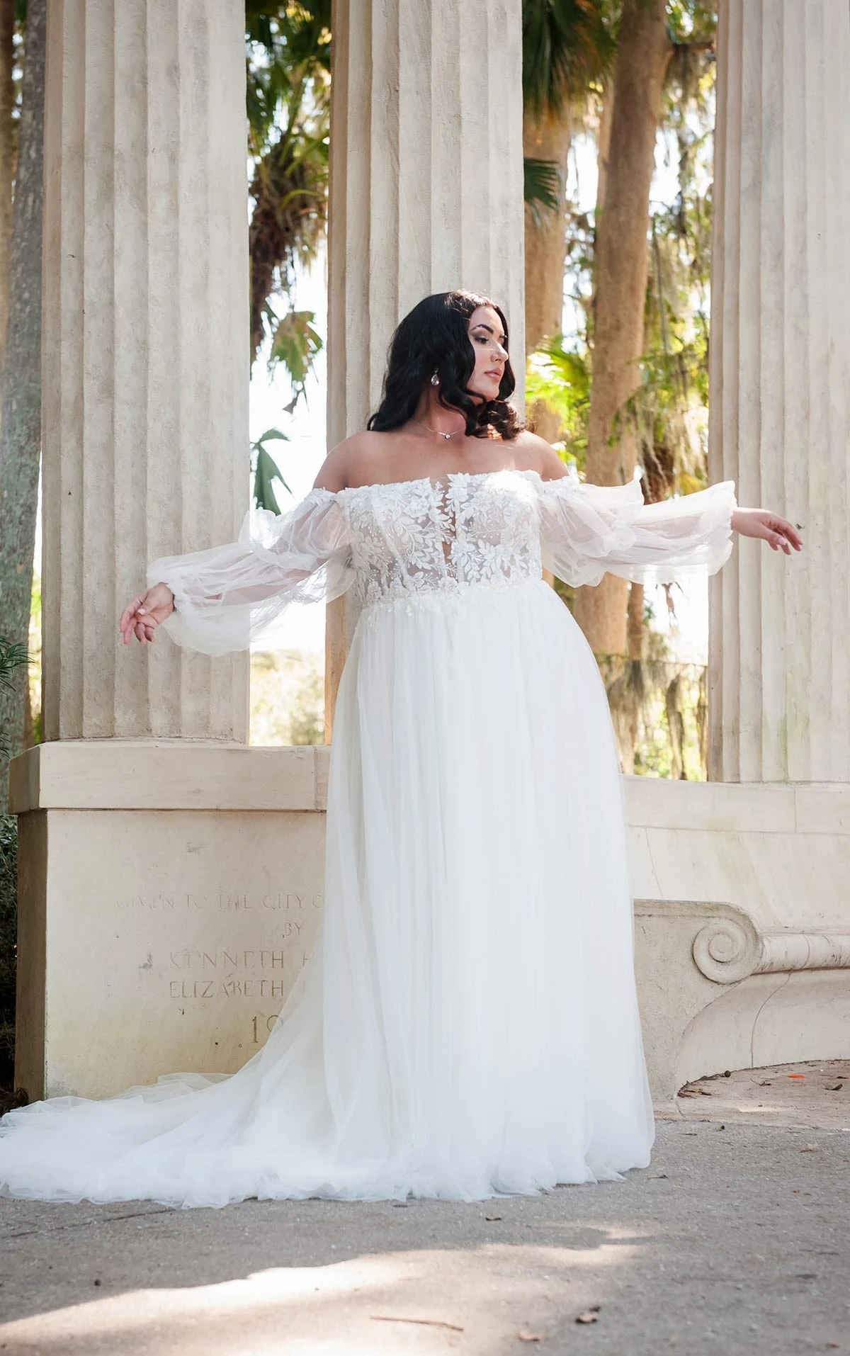 Wedding day essentials for plus-size brides